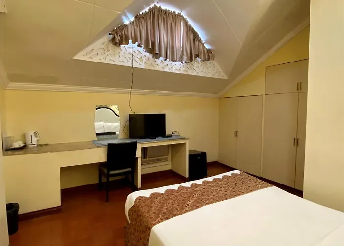 White Knight Intramuros Hotel