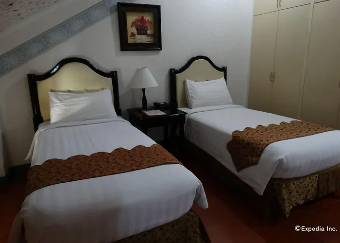 White Knight Intramuros Hotel