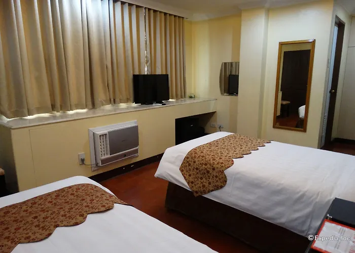 White Knight Intramuros Hotel 2*