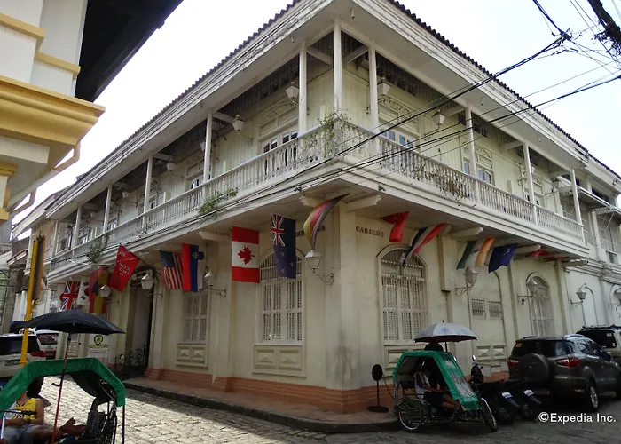 White Knight Intramuros Hotel 2*