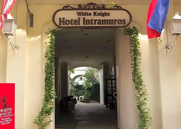 White Knight Intramuros Hotel 2*